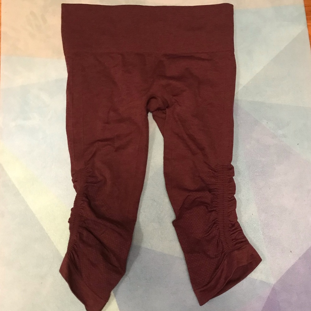 Lululemon cropped legging - excellent condition